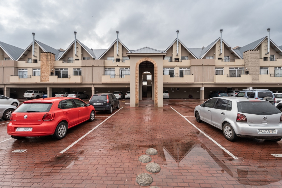 2 Bedroom Property for Sale in Whispering Pines Western Cape